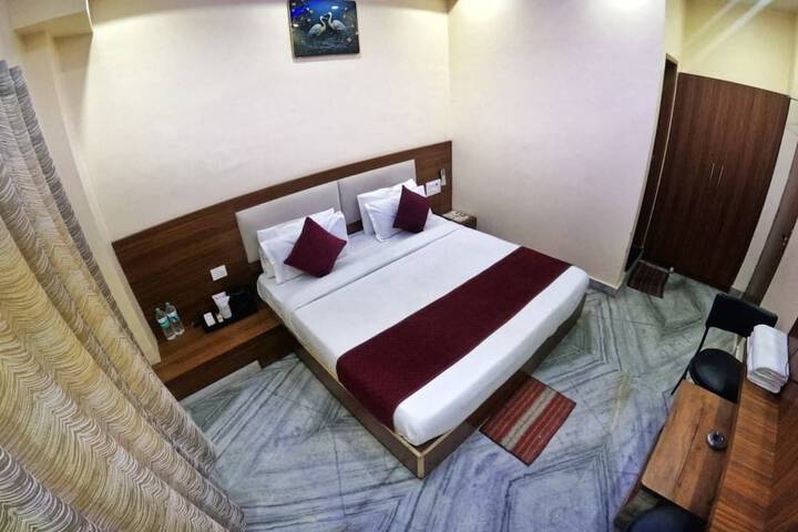 Room 19 of 48