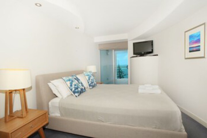 Room 8 of 24