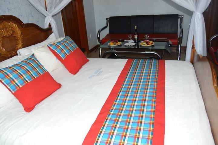 Room 6 of 35