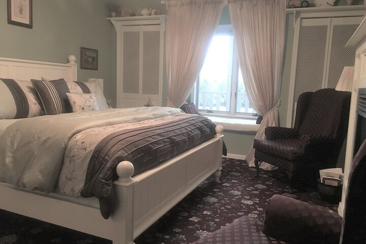 Room 8 of 50