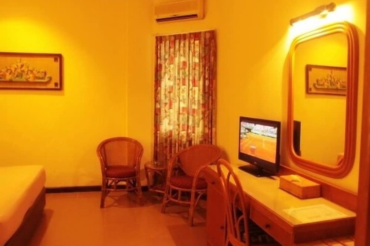 Room 9 of 21