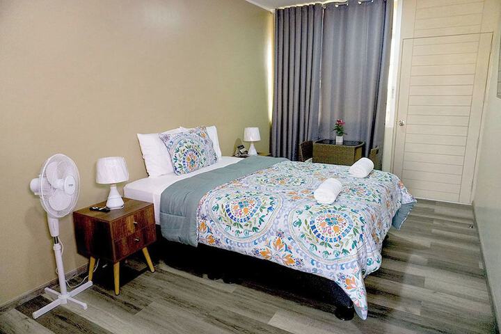 Room 9 of 214