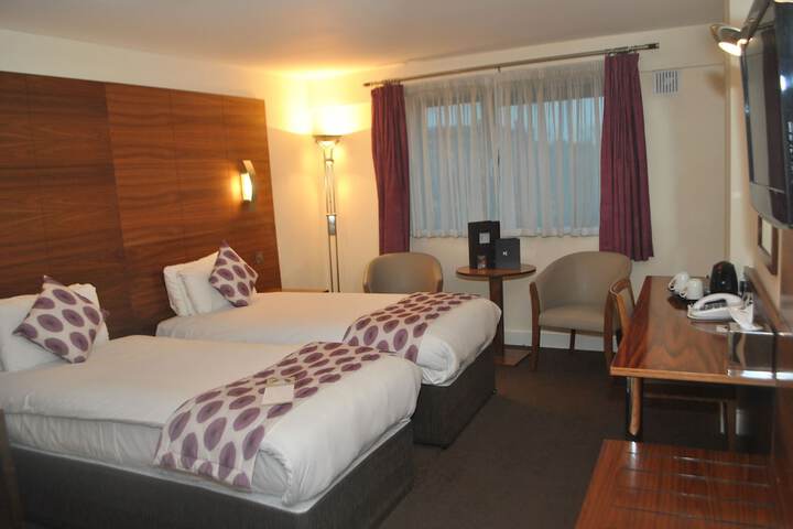 Room 10 of 46