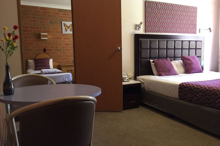 Room 16 of 36
