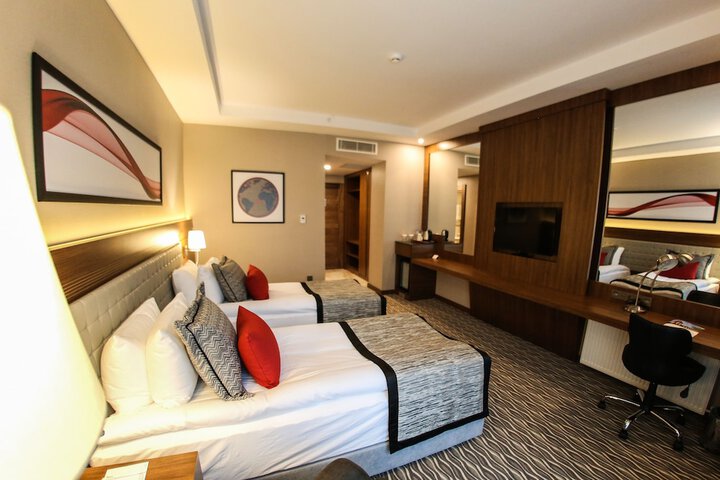 Room 6 of 41