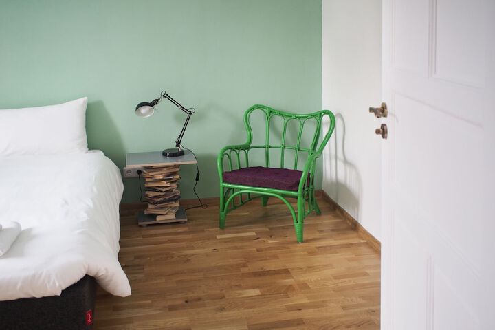 Room 6 of 63