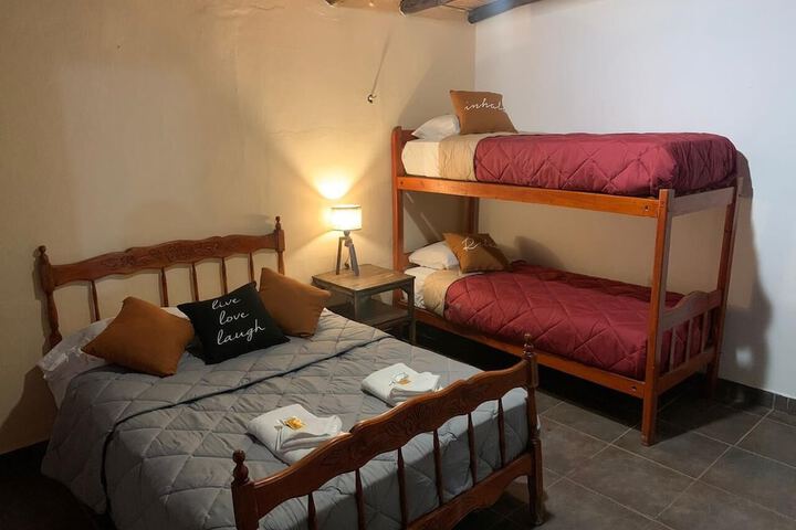 Room 11 of 32