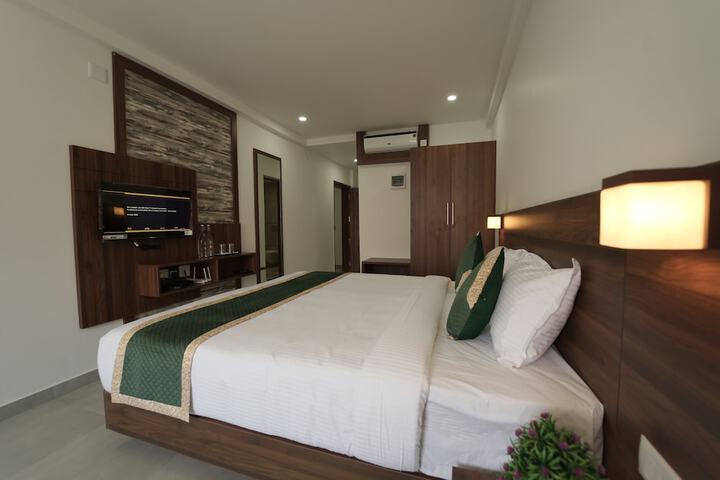 Room 6 of 18