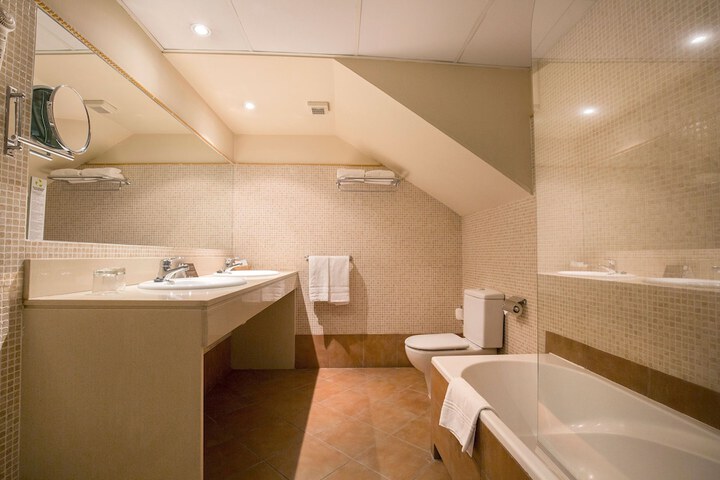 Clean Restrooms