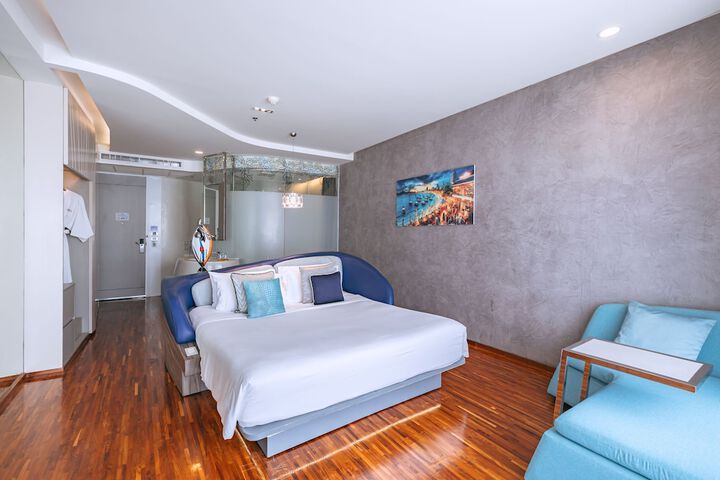 Room 54 of 148