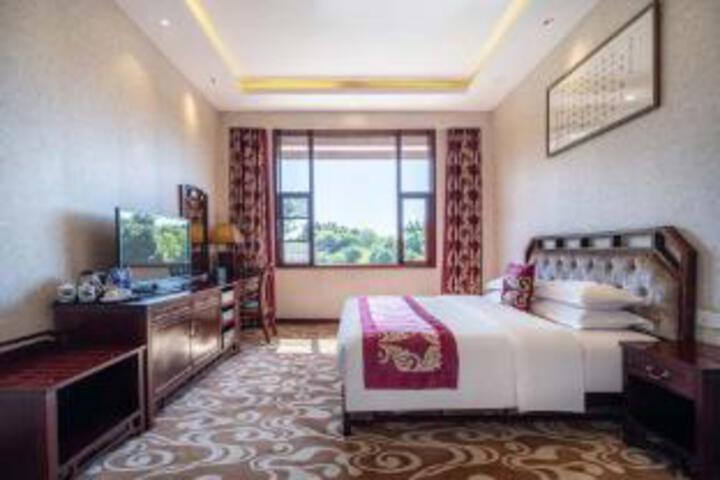 Room 6 of 7