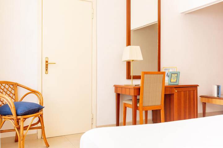 Room 36 of 136