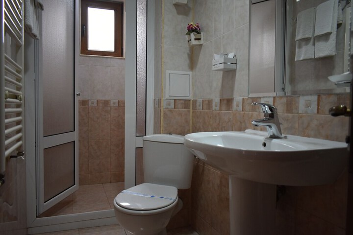Room 34 of 47