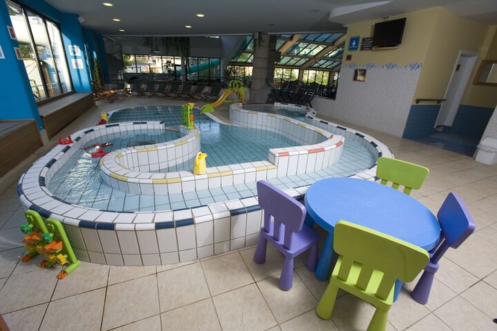 Hotel Pool