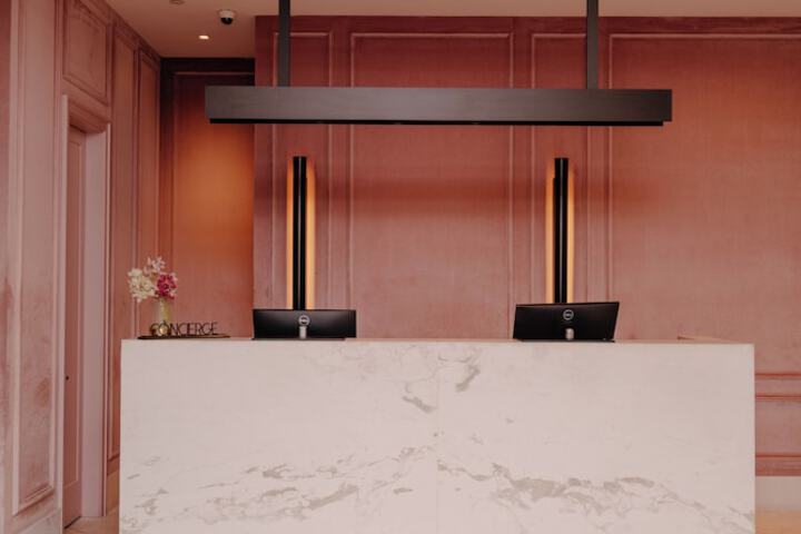 Concierge desk