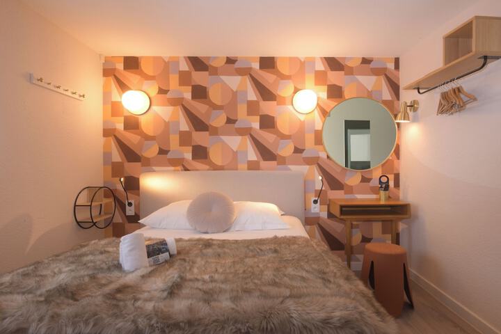 Room 40 of 102