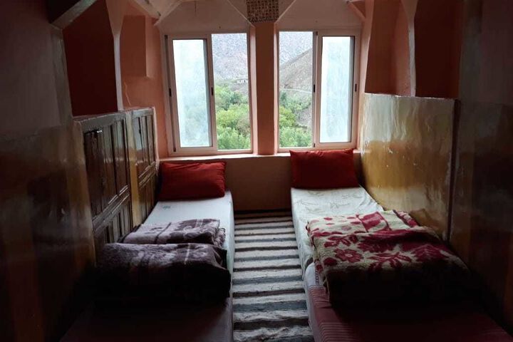 Room 12 of 16