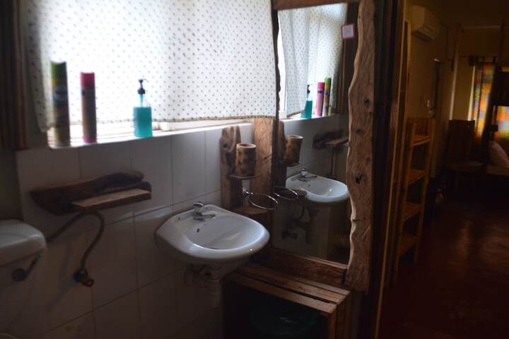 Room 21 of 25