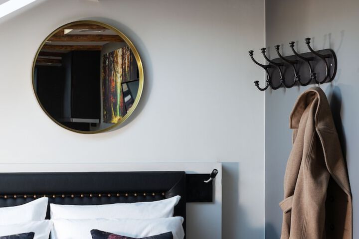 Room 4 of 38