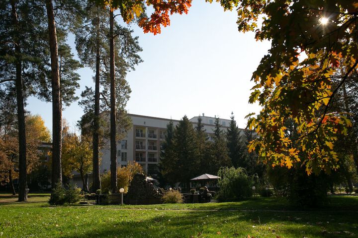 Hotel Exterior 77 of 83