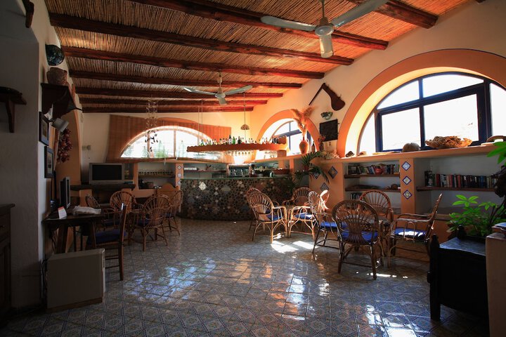 Lounge 60 of 78