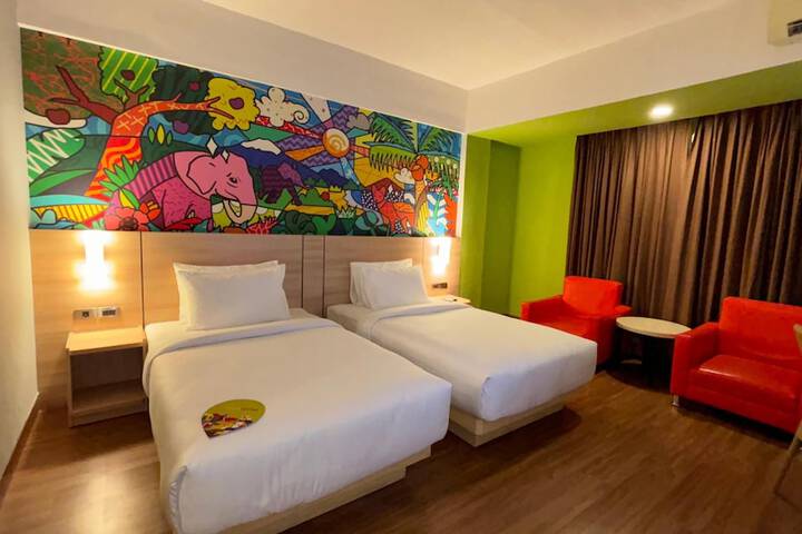 Room 18 of 32