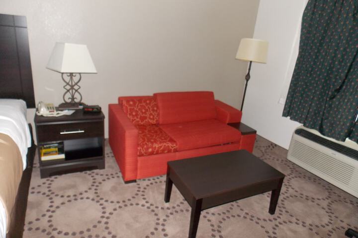 1 King Bed (1 of 21)