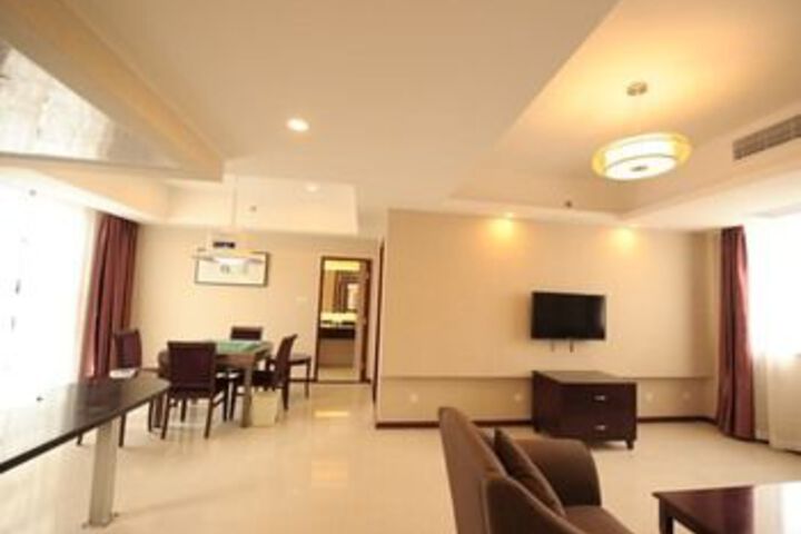 Room 4 of 11