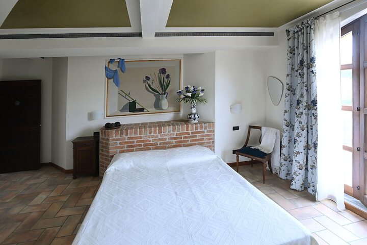 Room 14 of 36