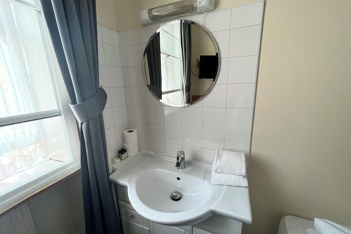 Room 10 of 89