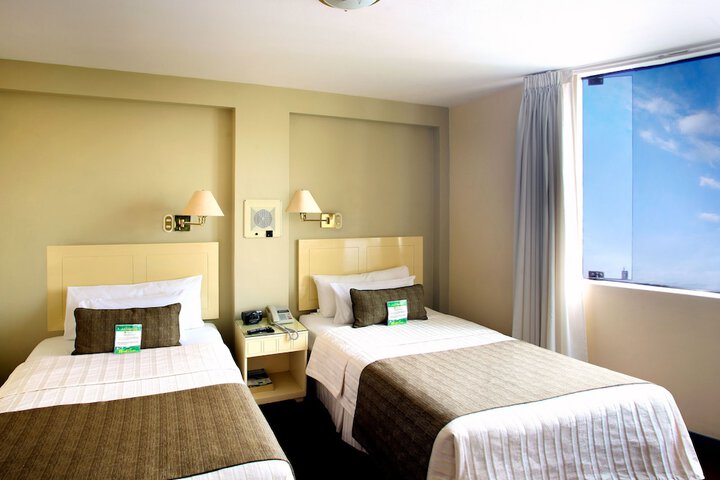 Room 4 of 35