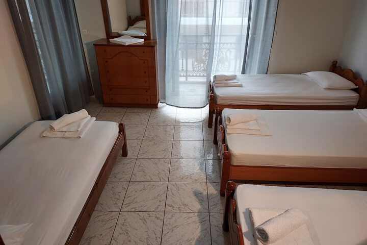 Room 34 of 192