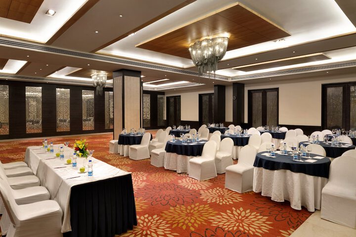 Ballroom/Hall 49 of 60