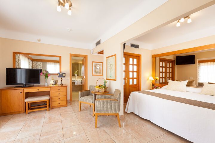 Room 4 of 41