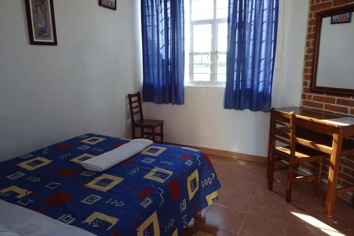 Room 6 of 13