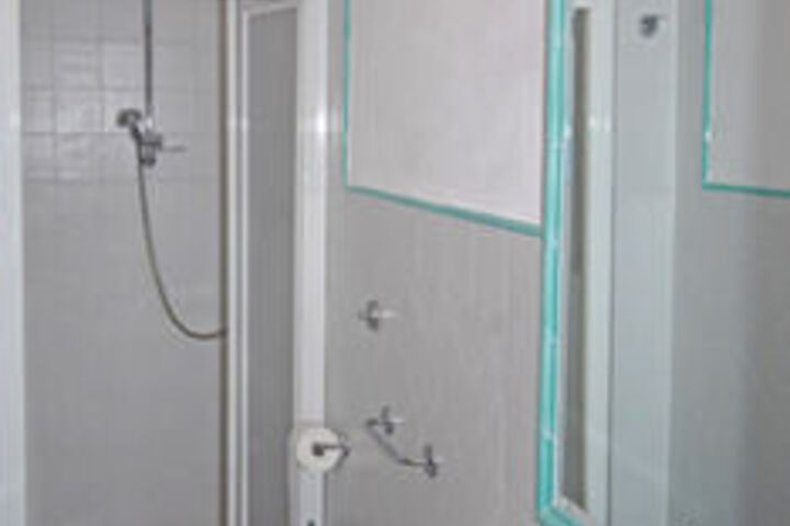 Room 4 of 18