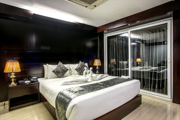 Room 4 of 62