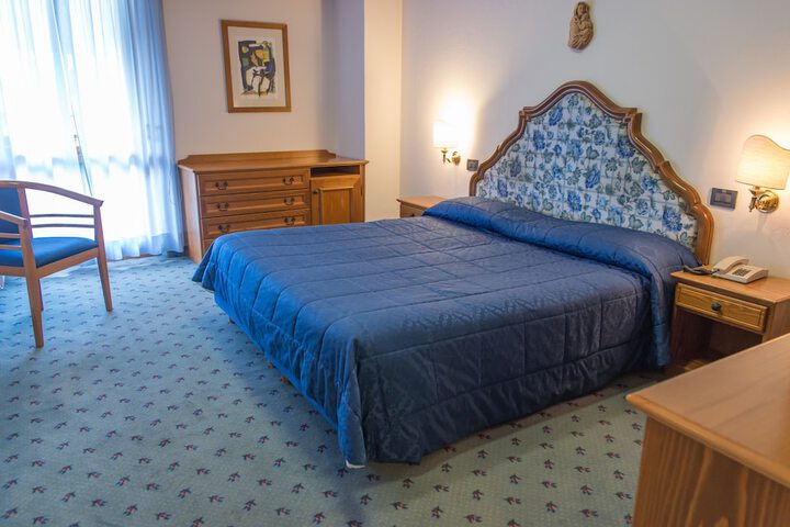 Room 25 of 54