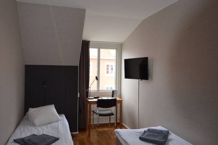 Room 11 of 49
