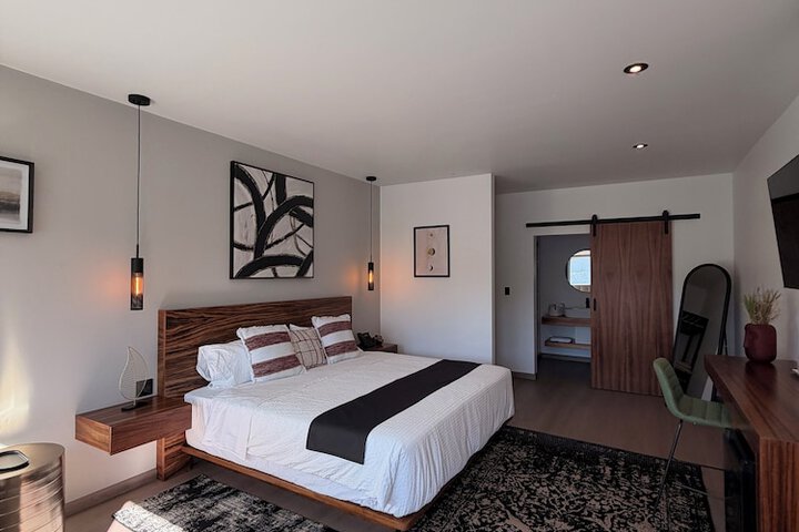 Room 3 of 22