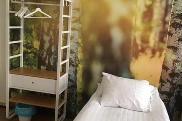 Room 4 of 42