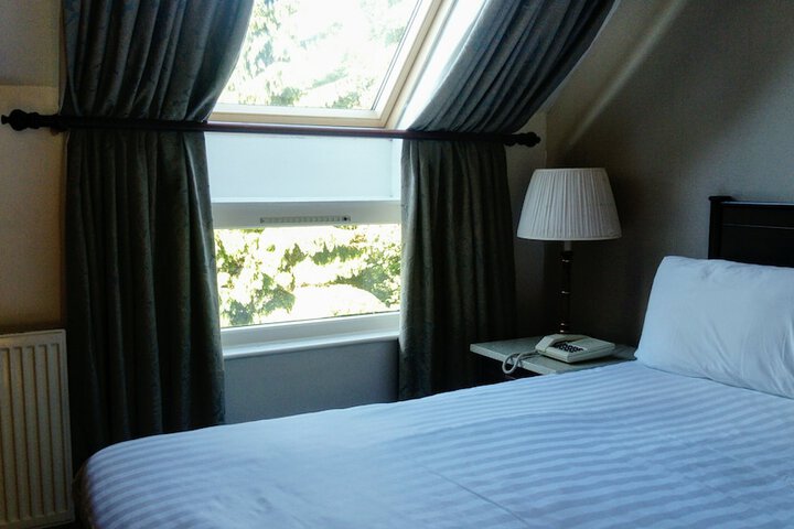 Room 4 of 75