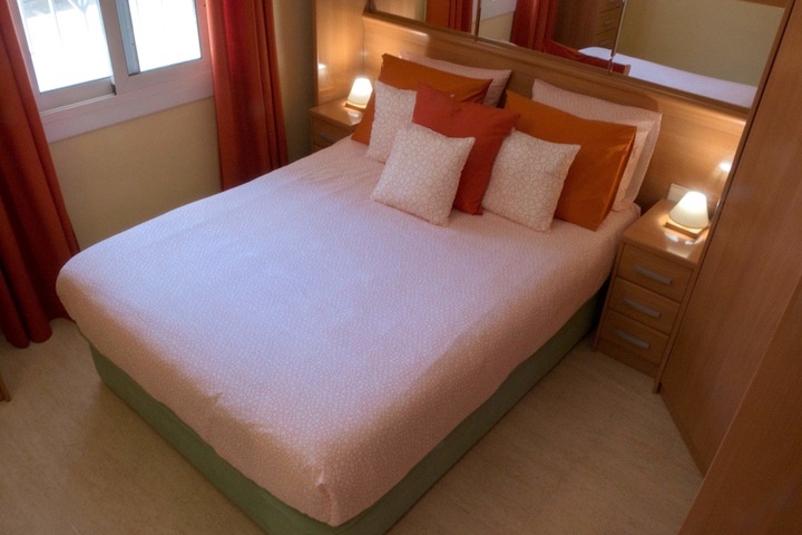Room 5 of 16