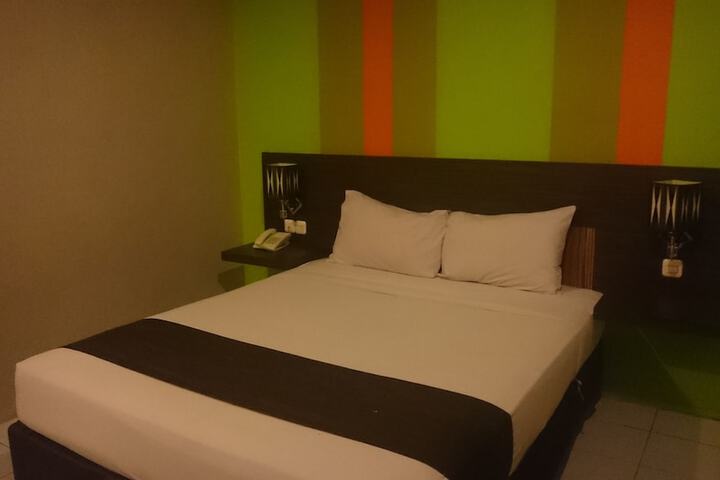 Room 7 of 19