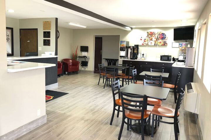 Breakfast/Coffee Service 28 of 39