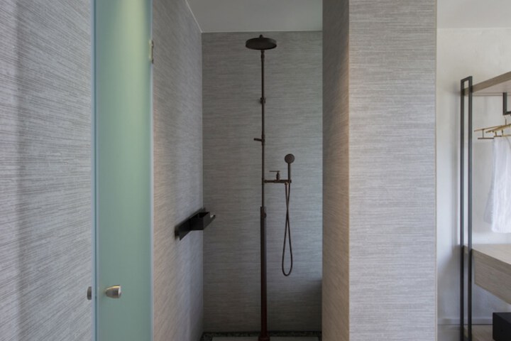 Room 61 of 76