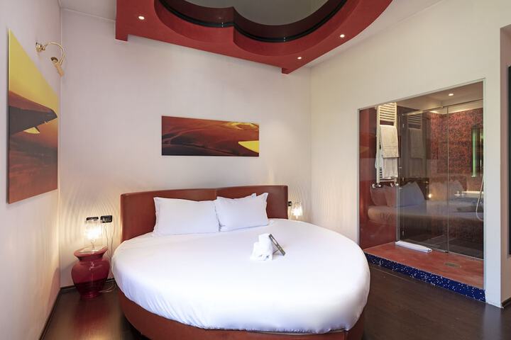Room 3 of 64