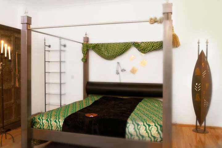 Room 16 of 50