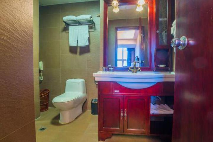 Tai Ning Hotel