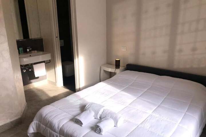 Room 2 of 9